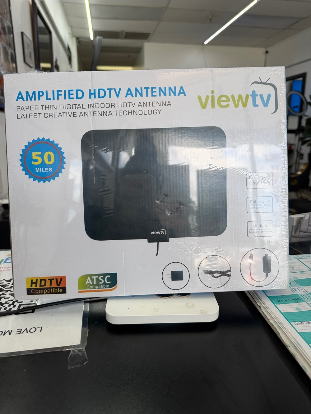Amplified Indoor HDTV Antenna — Black
